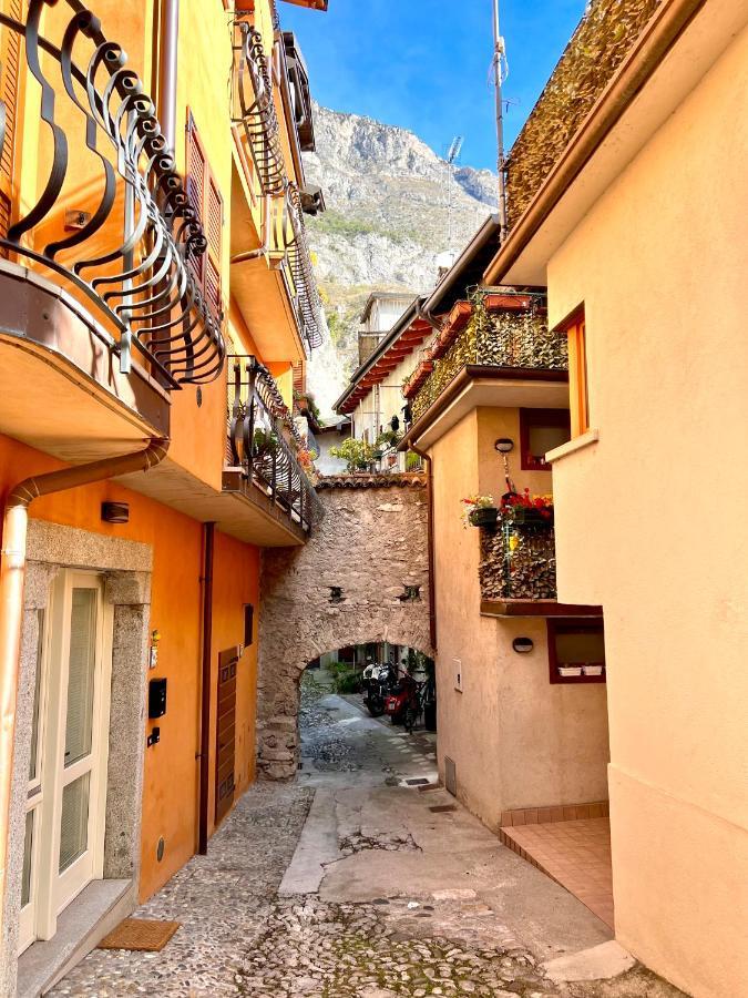 Апартаменты Limone Downtown Лимоне-суль-Гарда Экстерьер фото